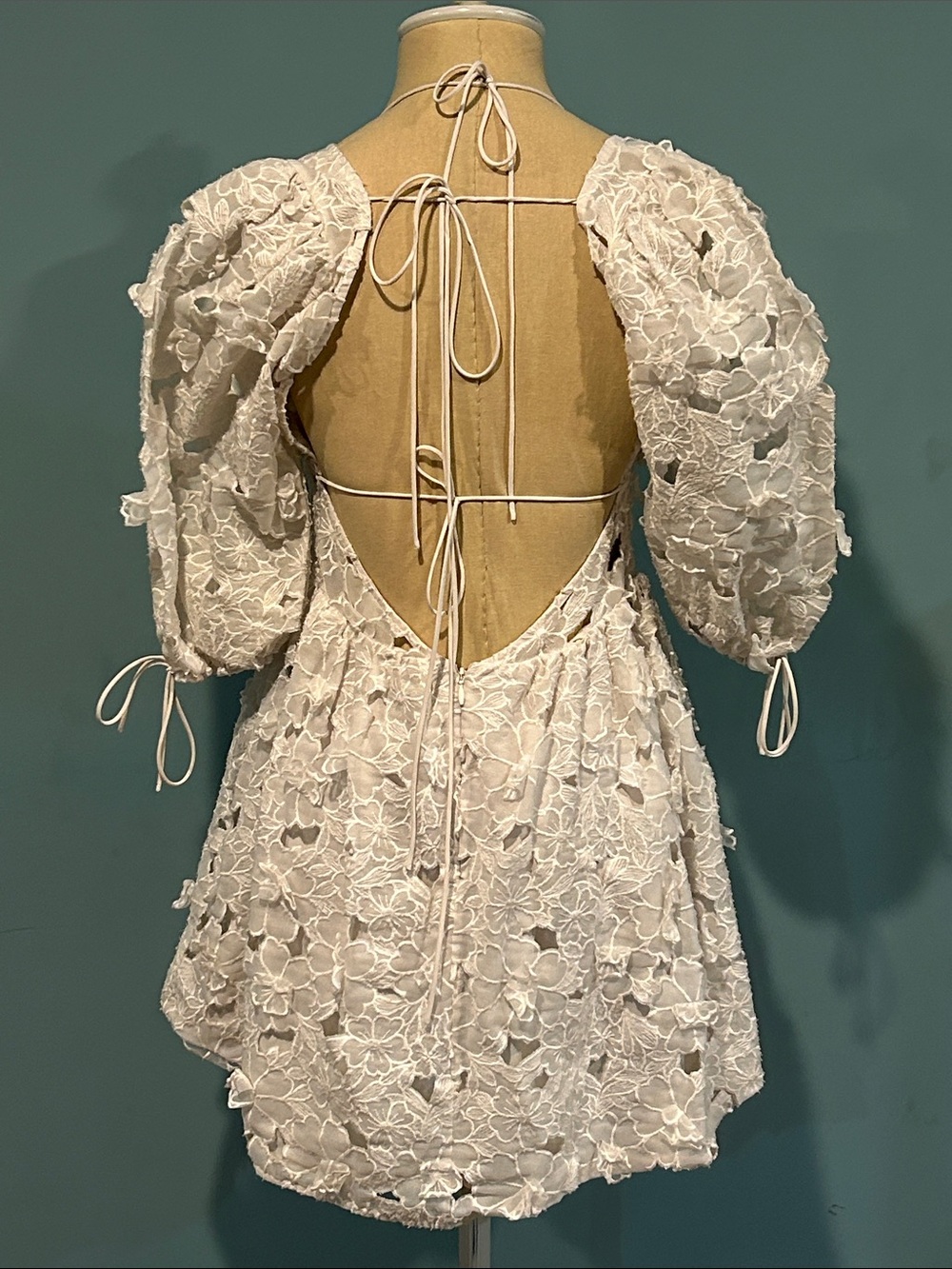 For Love & Lemons Leighton Mini Dress size Medium White Floral Applique - Picture 3 of 17